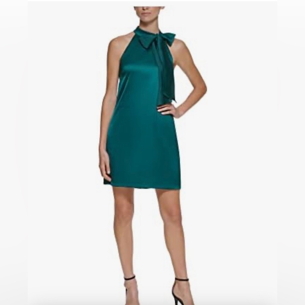 Vince Camuto halter neck bow shift dress in hunter green, size 2.